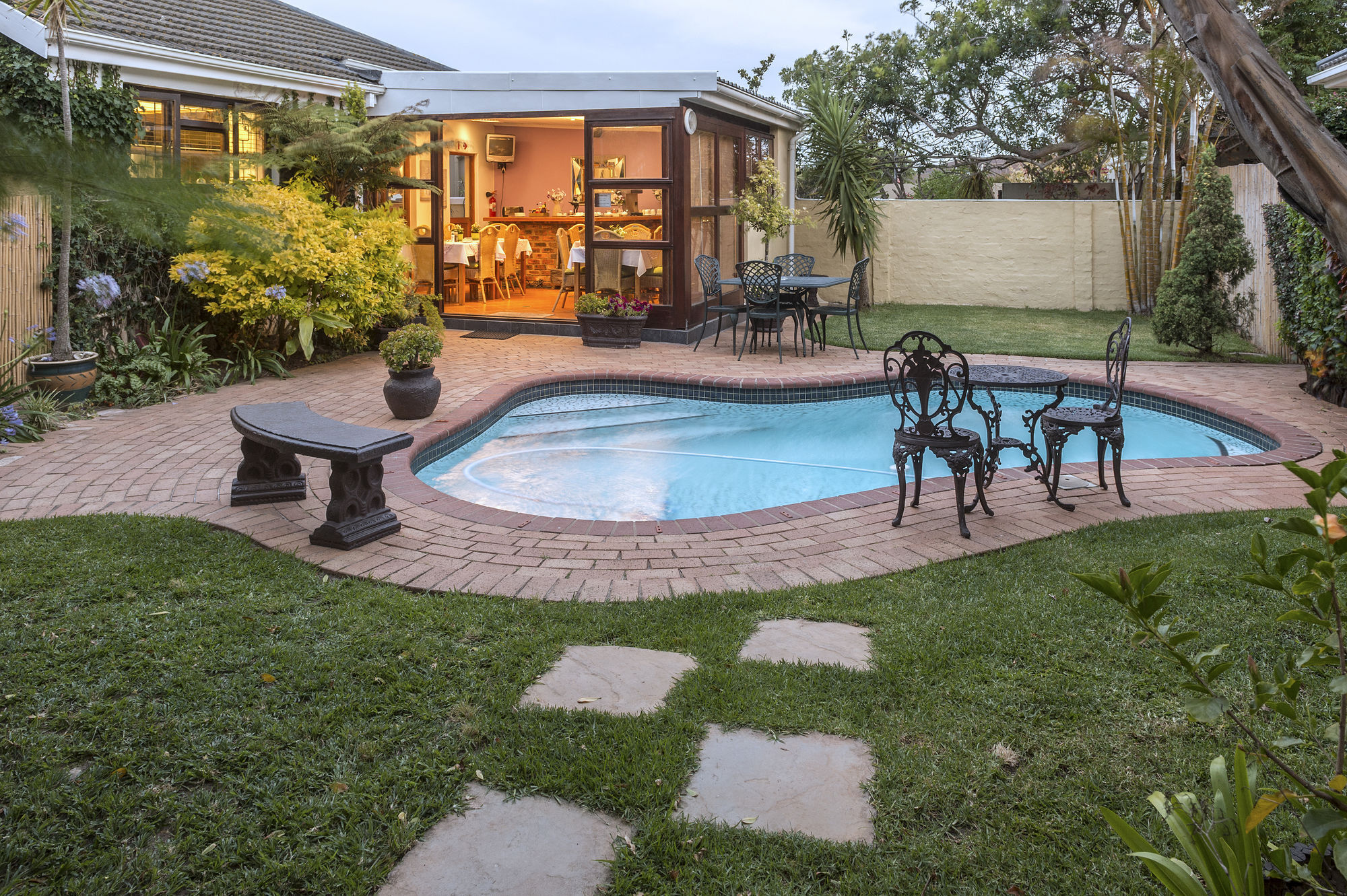 Algoa Guest House Summerstrand Port Elizabeth Exterior photo